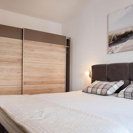 Apartments Deak Πόρετς Εξωτερικό φωτογραφία