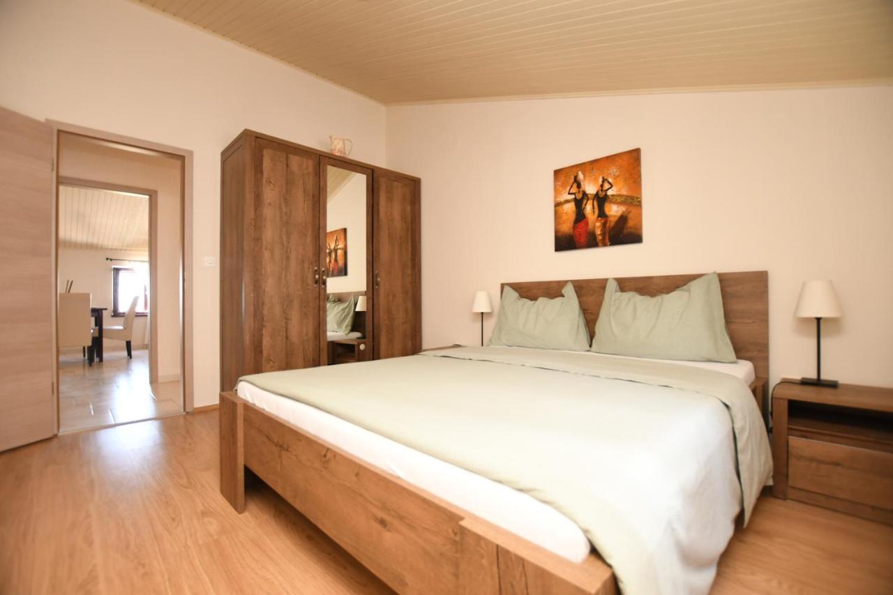 Apartments Deak Πόρετς Εξωτερικό φωτογραφία