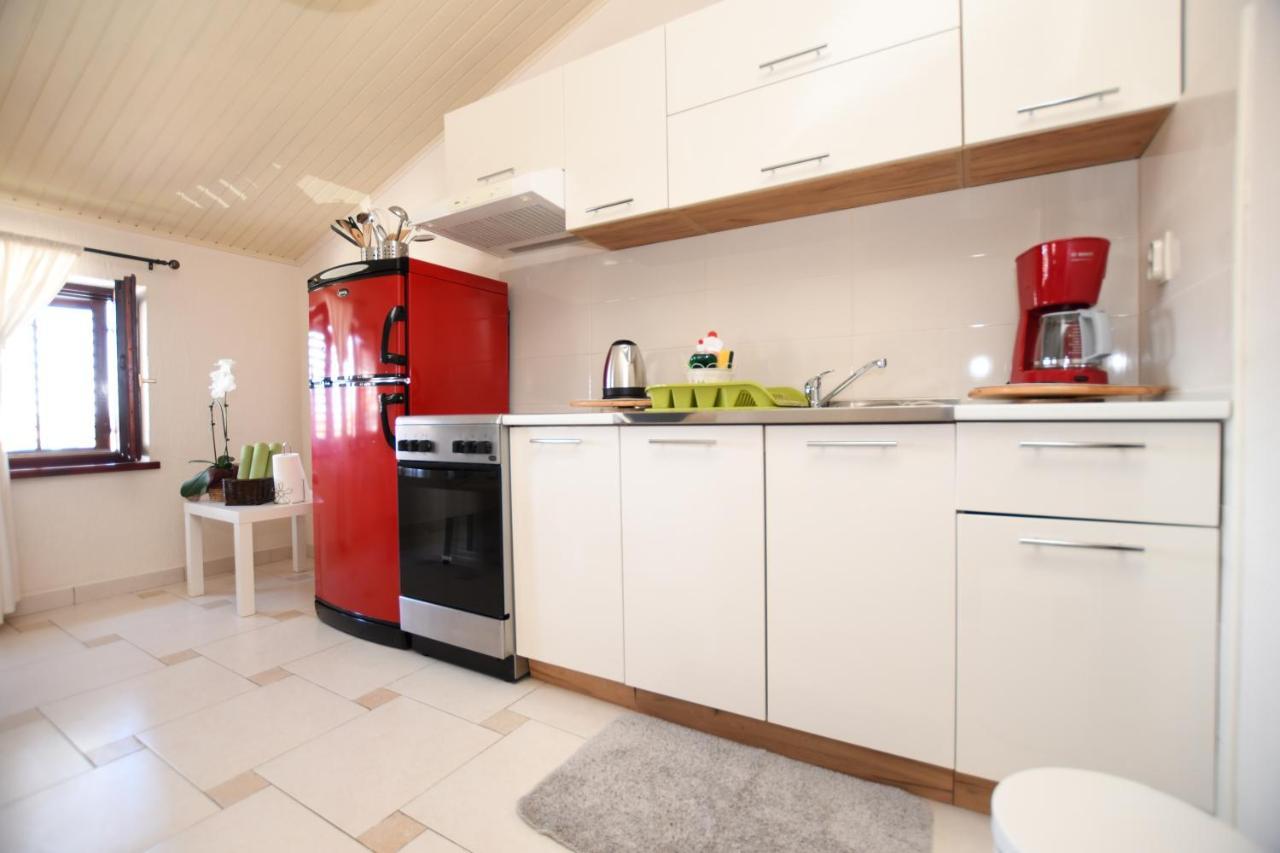 Apartments Deak Πόρετς Εξωτερικό φωτογραφία