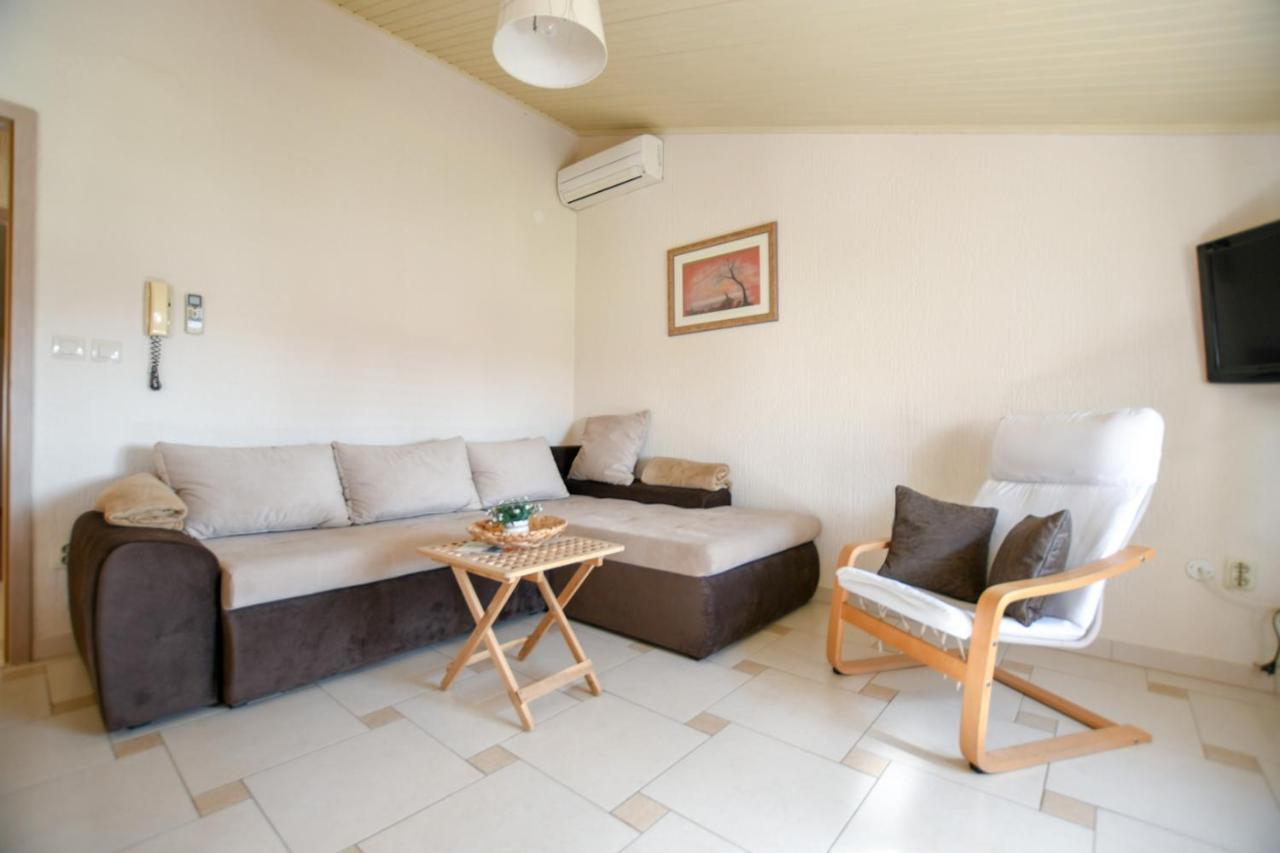 Apartments Deak Πόρετς Εξωτερικό φωτογραφία