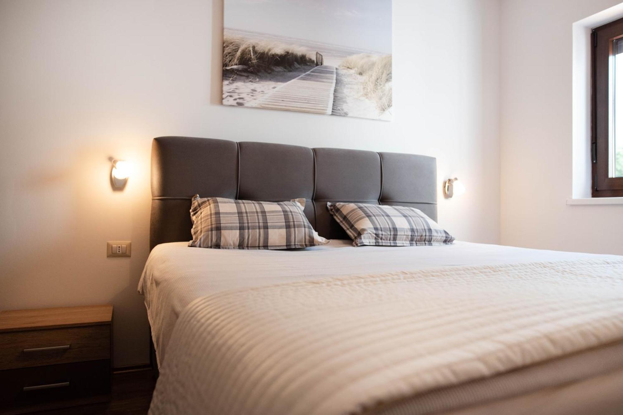 Apartments Deak Πόρετς Εξωτερικό φωτογραφία