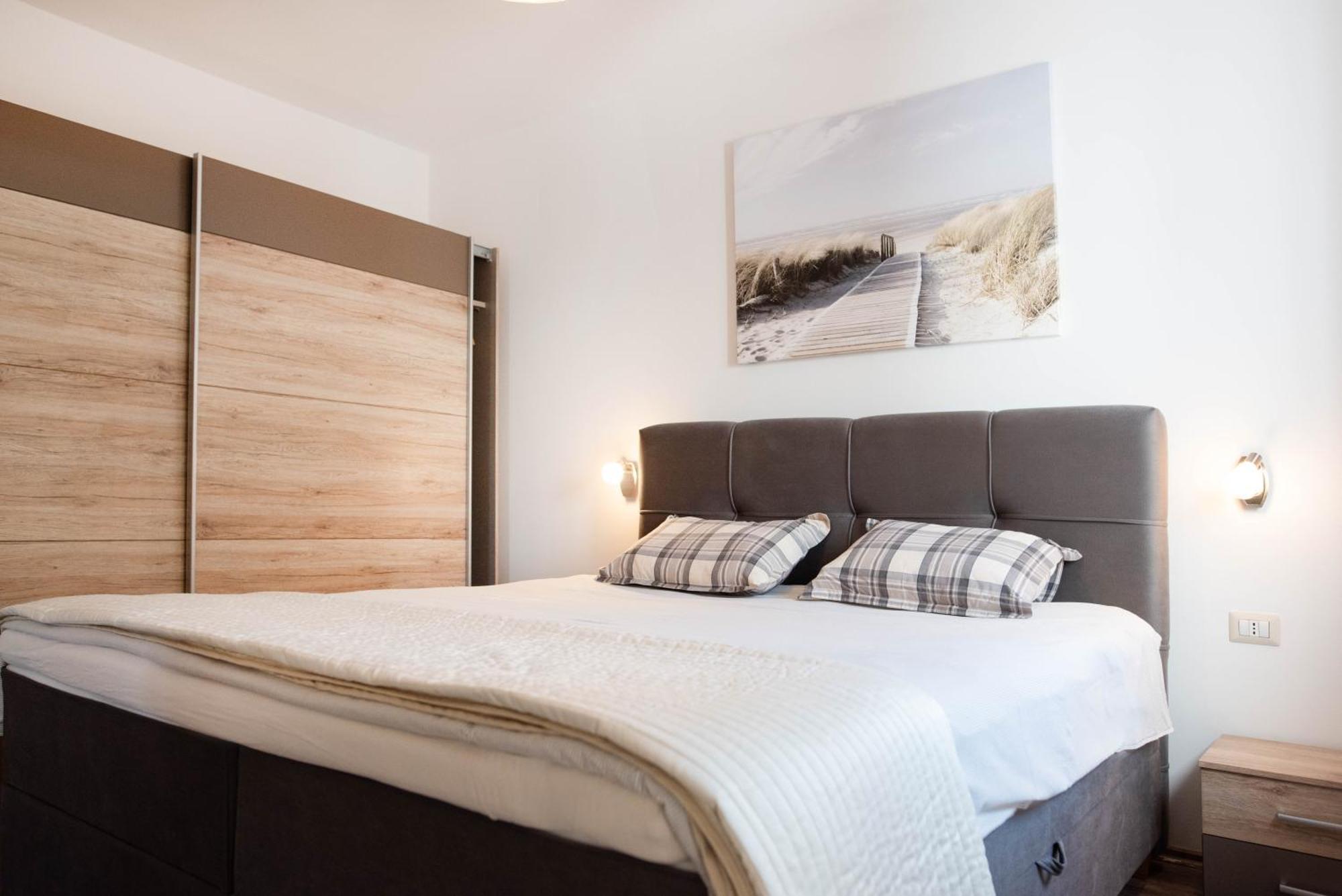 Apartments Deak Πόρετς Εξωτερικό φωτογραφία